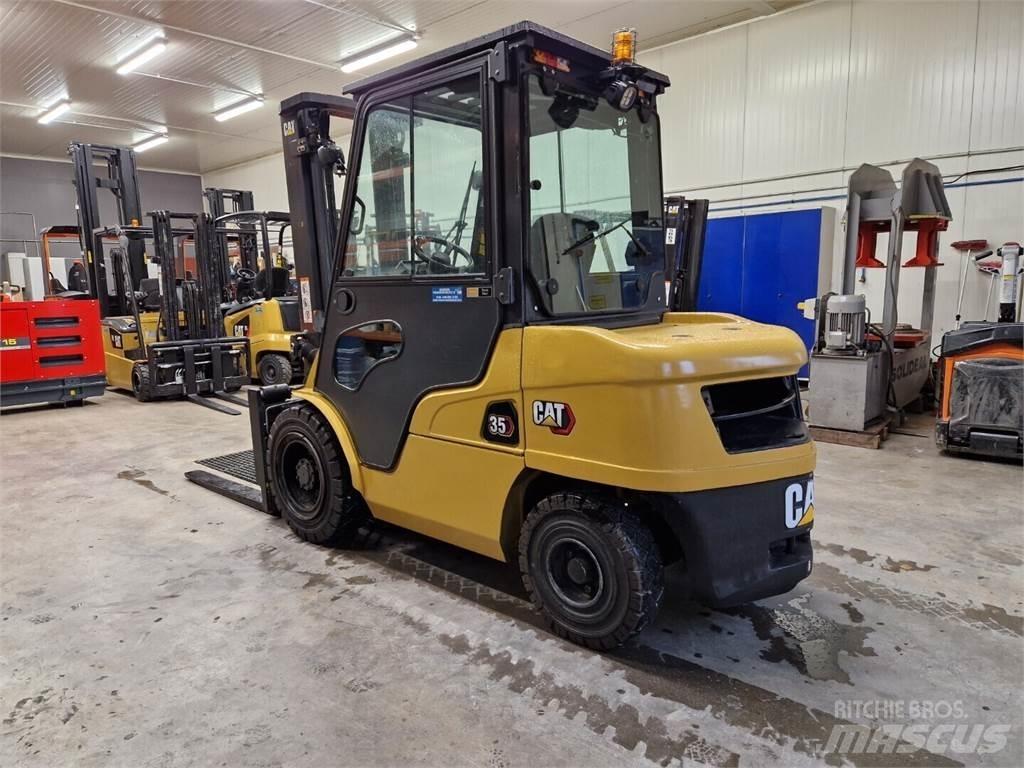 CAT DP35NT Diesel trucks