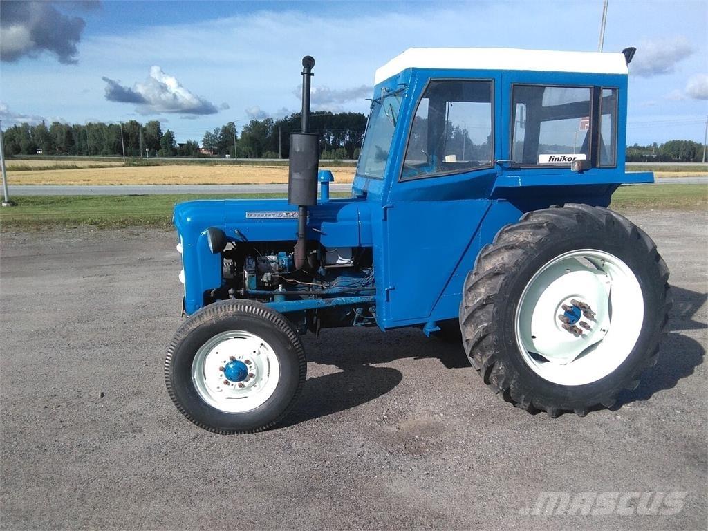 Fordson Dexta Tractors