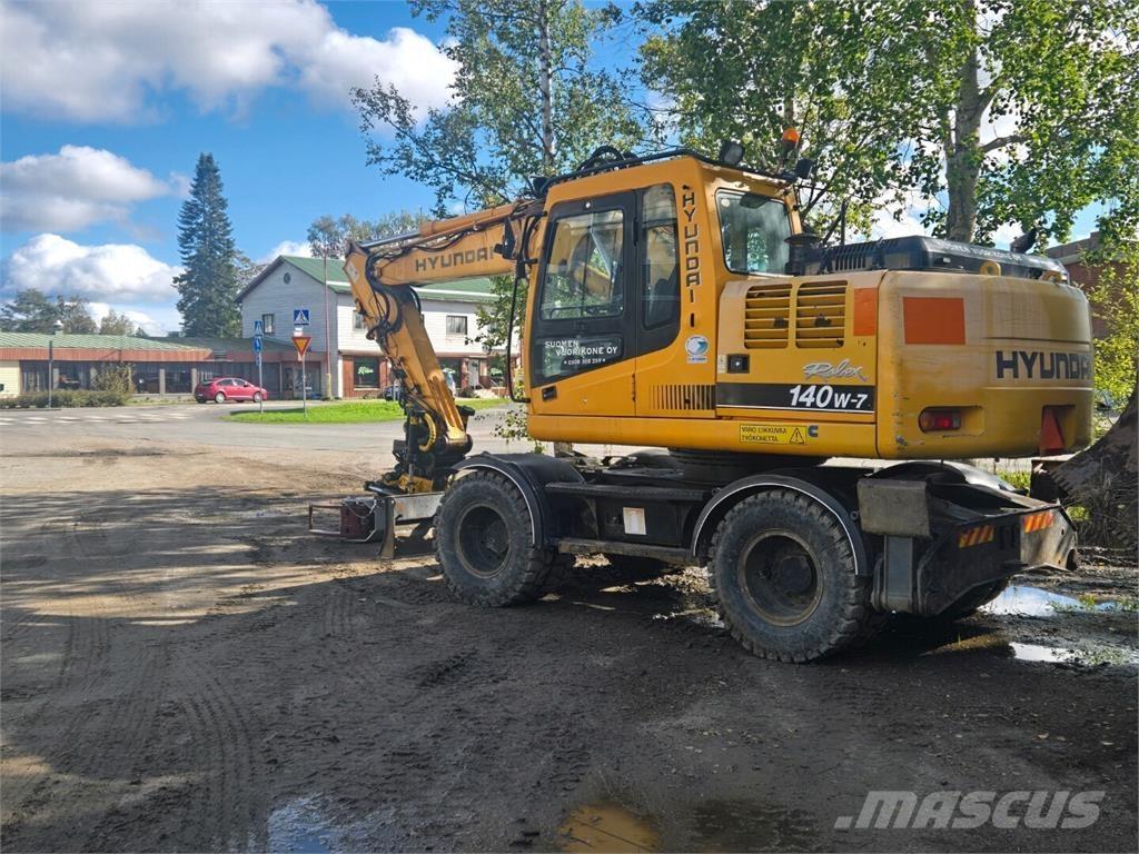 Hyundai 140W-7 Wheeled excavators