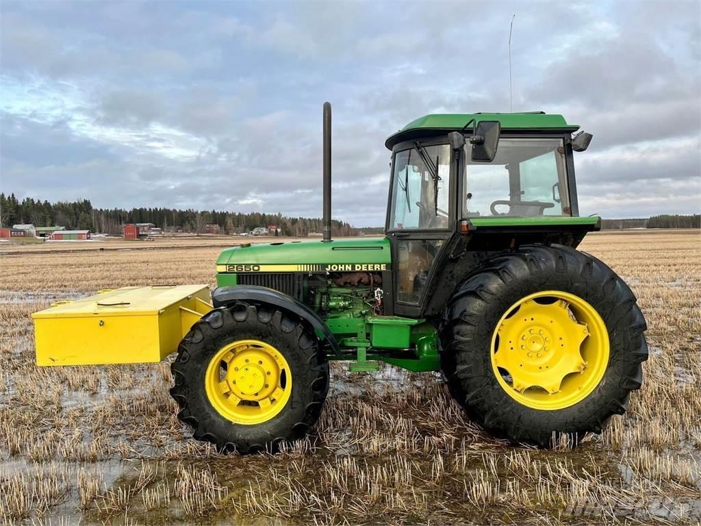 John Deere 2650 Tractors