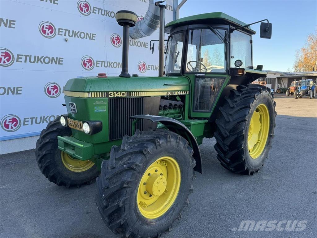 John Deere 3140 Tractors