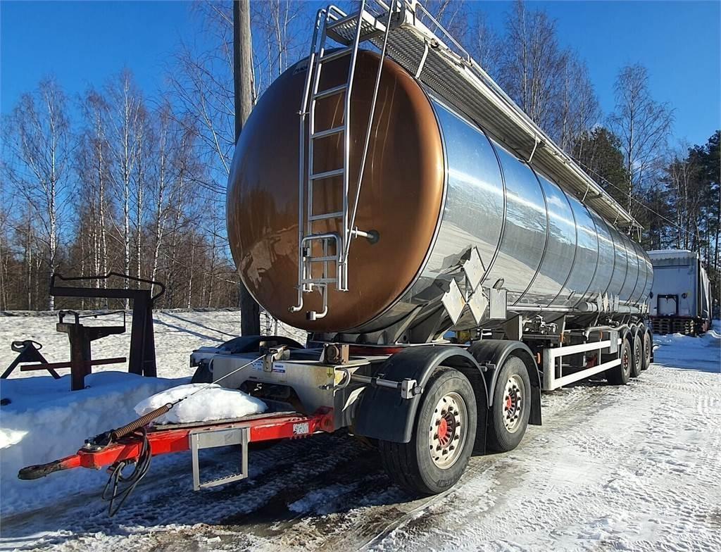 Magyar R42ESD Tanker trailers