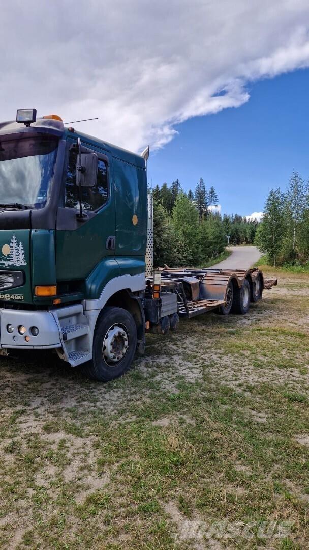 Sisu E12M Transport vehicles
