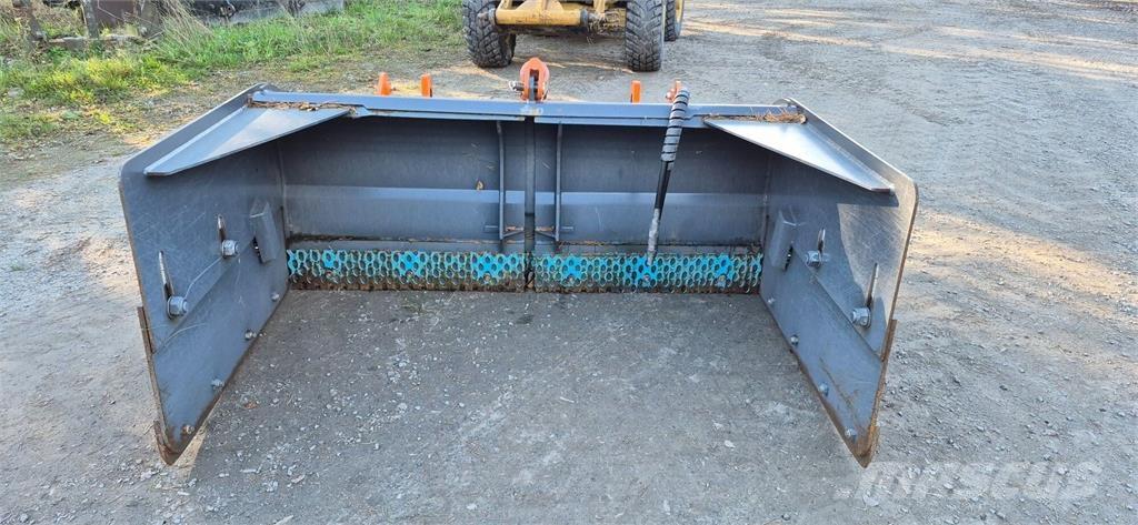 Skaala TRA18-34 Snow blades and plows