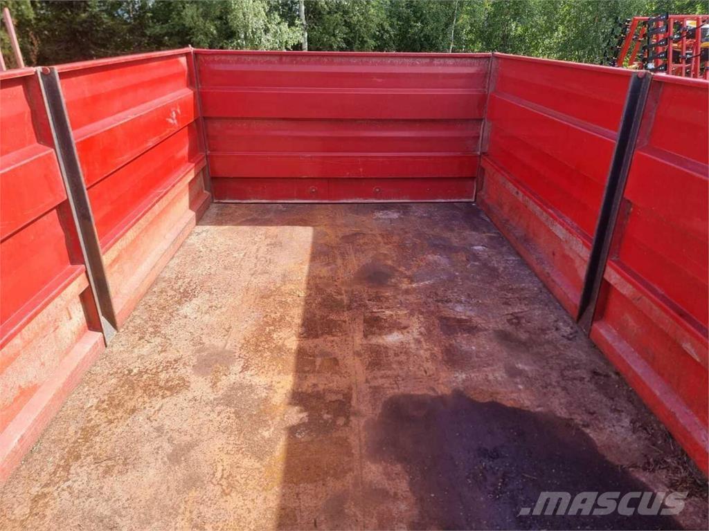 Tuhti M85 Tipper trucks