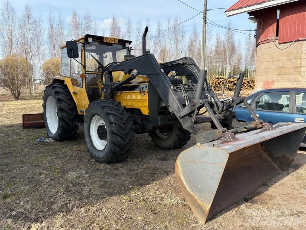 Valmet 915 Tractors