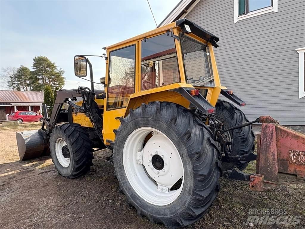 Valmet 915 Tractors