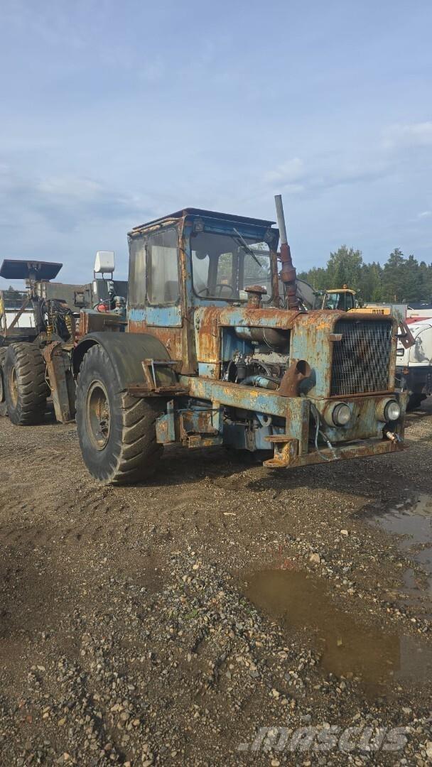 Volvo BM DR 860 Used Personnel lifts and access elevators