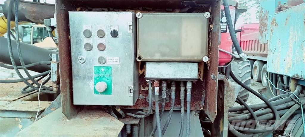 Volvo BM DR 860 Used Personnel lifts and access elevators