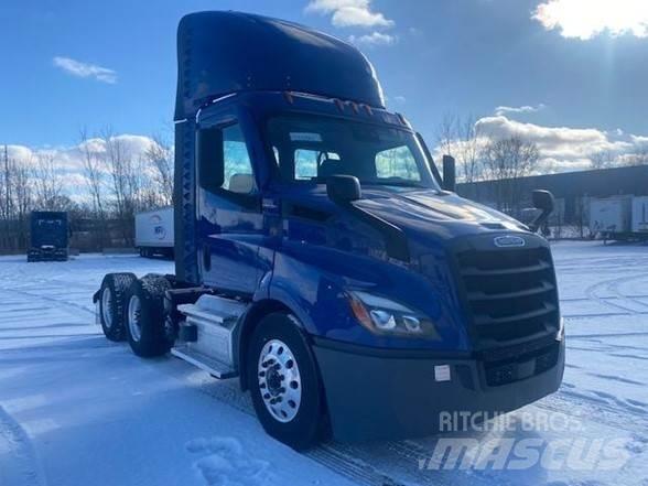 Freightliner CASCADIA 116 Prime Movers