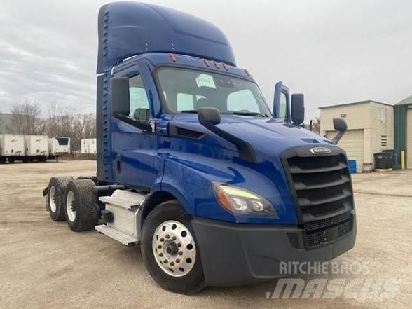 Freightliner CASCADIA 116 Prime Movers