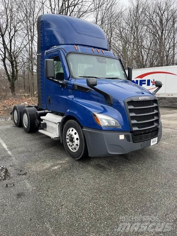 Freightliner CASCADIA 116 Prime Movers