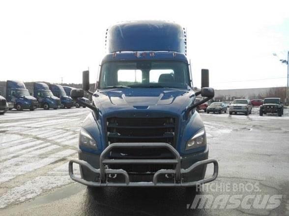 Freightliner CASCADIA 116 Prime Movers