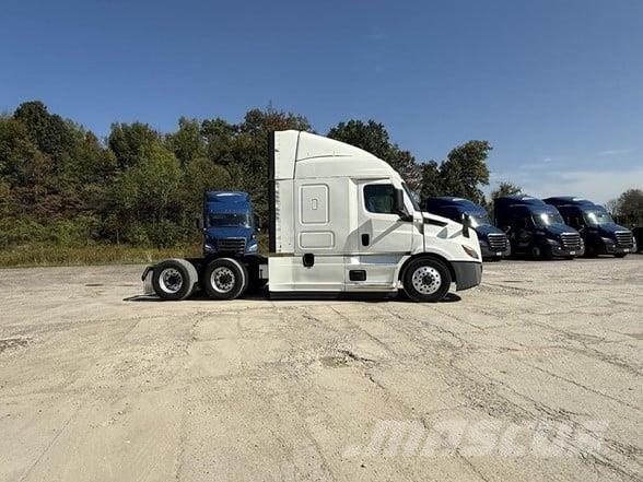Freightliner CASCADIA 116 Prime Movers