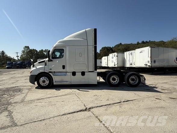 Freightliner CASCADIA 116 Prime Movers