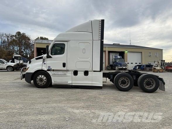 Freightliner CASCADIA 116 Prime Movers