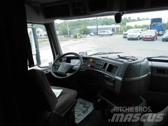 Volvo VNL64T860 Prime Movers