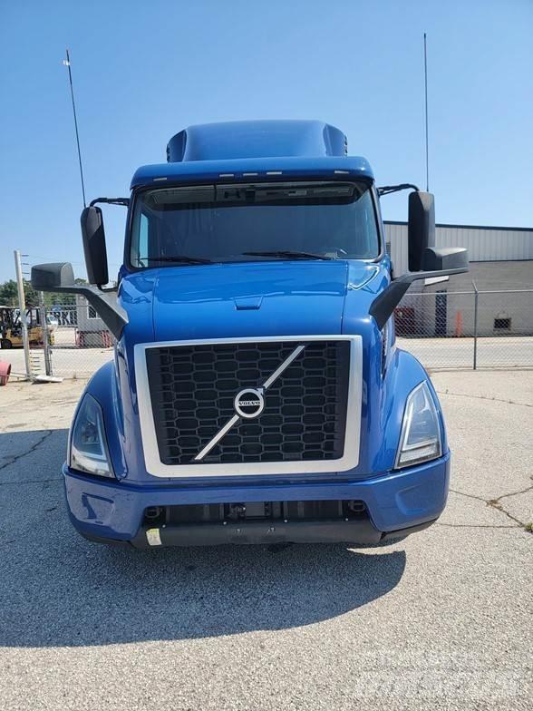 Volvo VNL64T860 Prime Movers