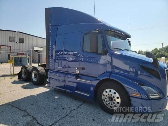 Volvo VNL64T860 Prime Movers