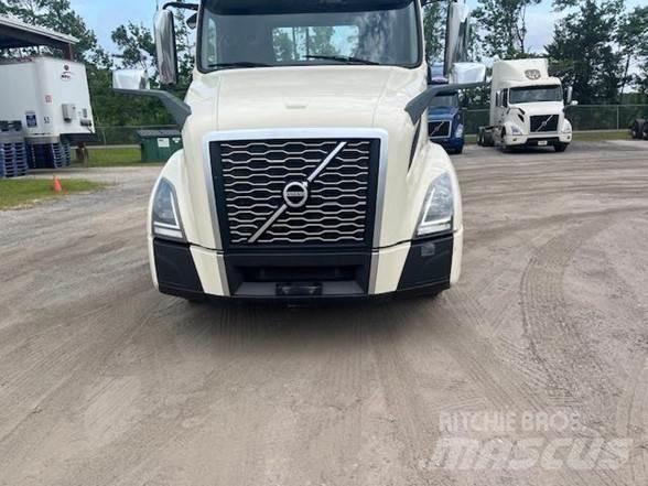 Volvo VNR64T300 Prime Movers