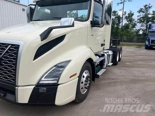 Volvo VNR64T300 Prime Movers