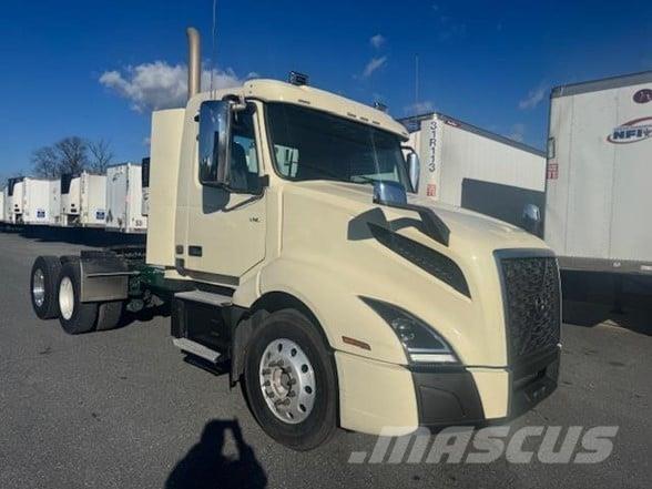 Volvo VNR64T300 Prime Movers