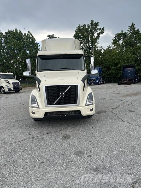 Volvo VNR64T640 Prime Movers