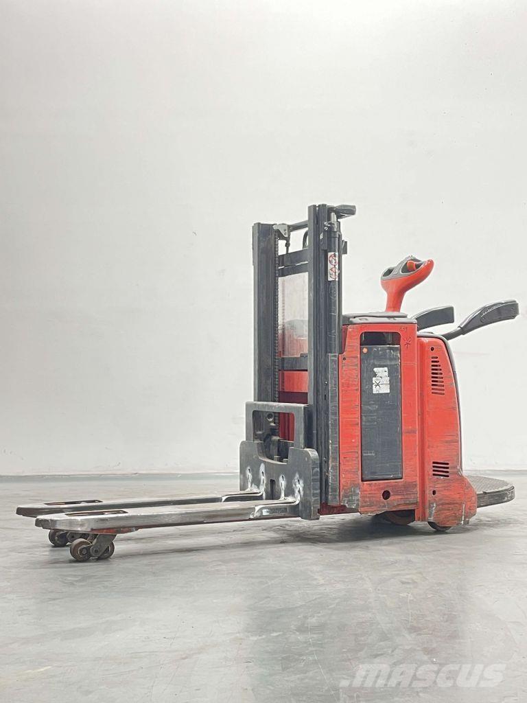 Linde D12HPAP-133 Pedestrian stacker