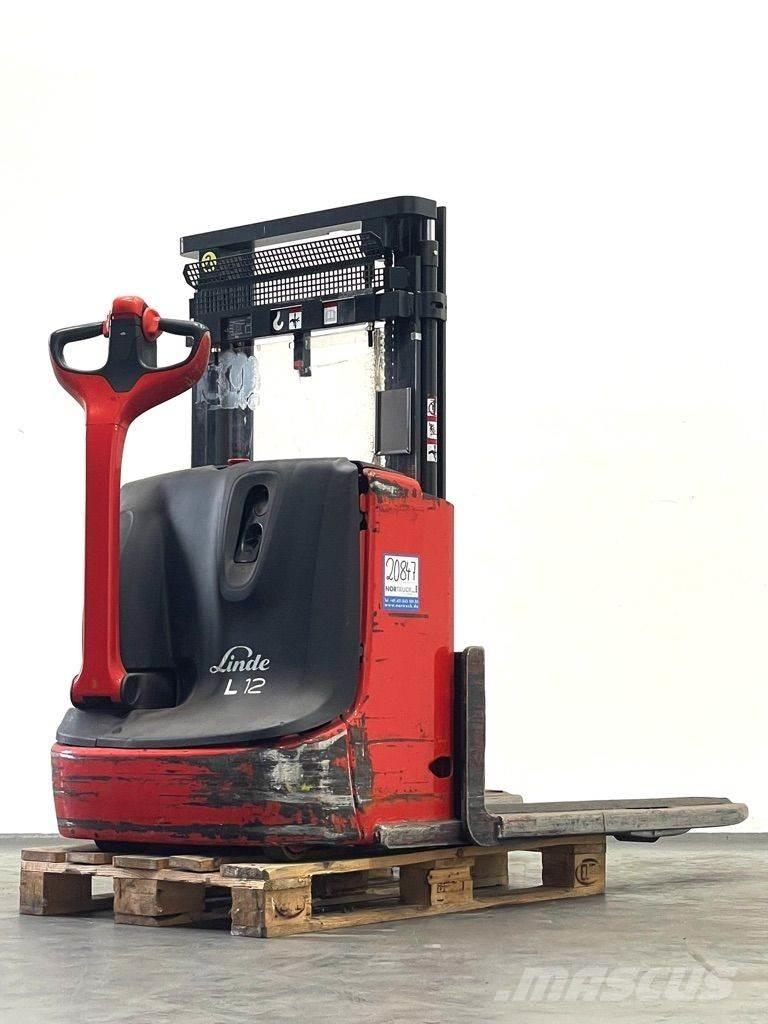Linde L12-1172 Pedestrian stacker