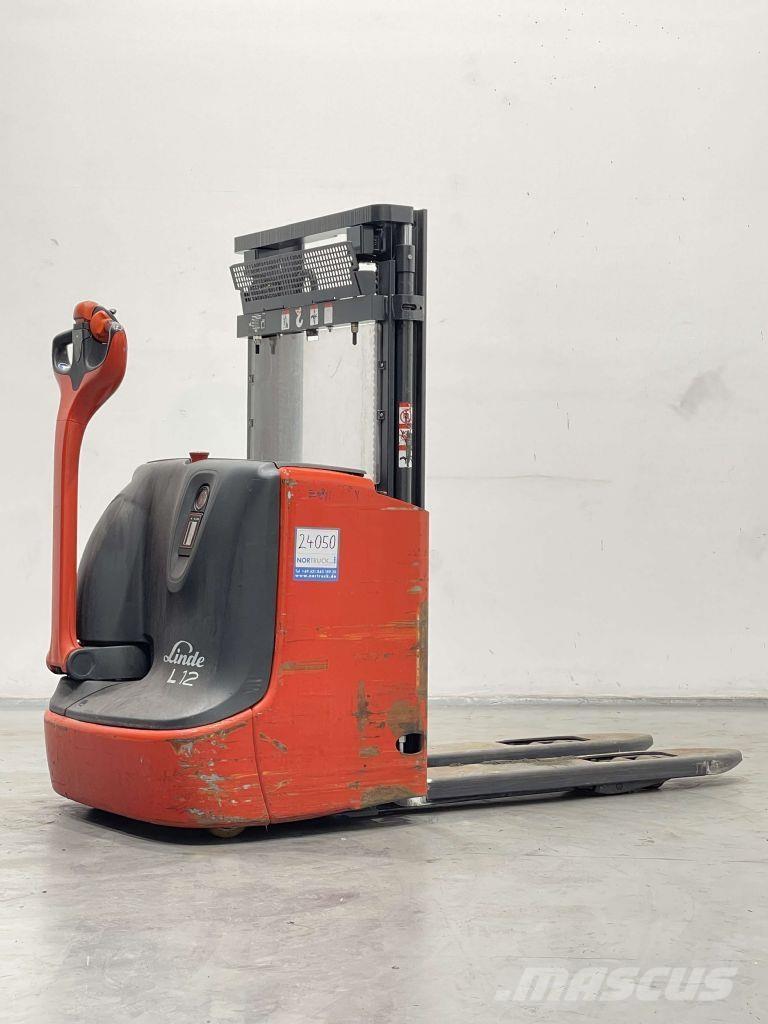 Linde L12i-1172 Pedestrian stacker