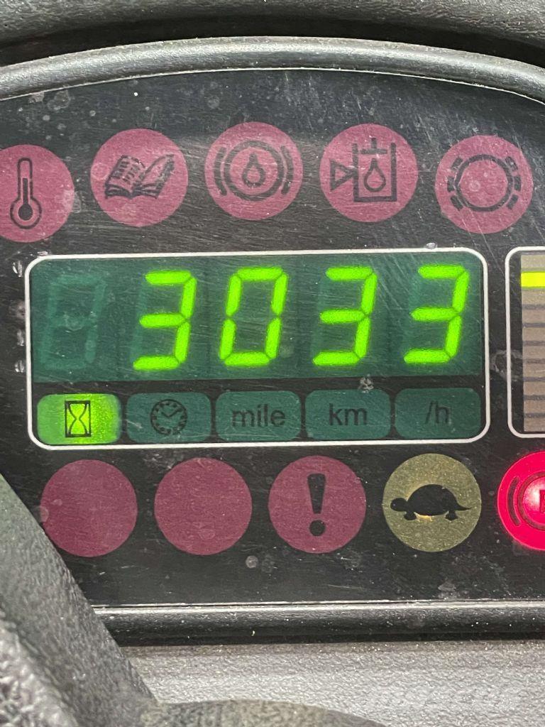 Linde P250-127 Tow truck