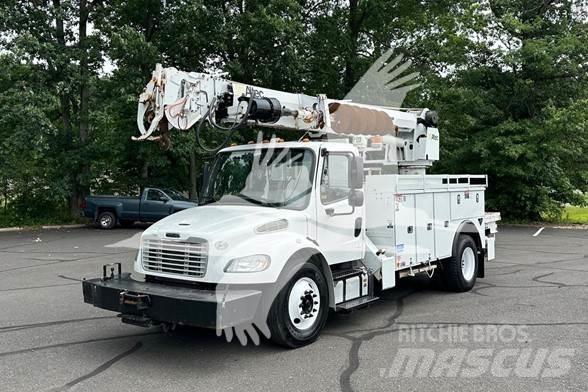 Altec DM47BTR Truck mounted platforms