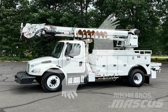 Altec DM47BTR Truck mounted platforms