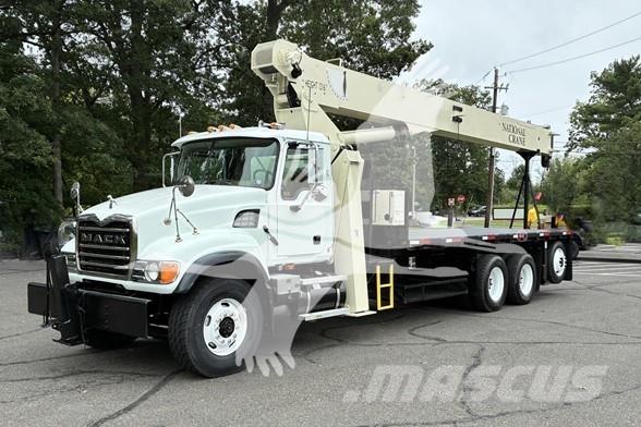 National 900A Truck mounted cranes