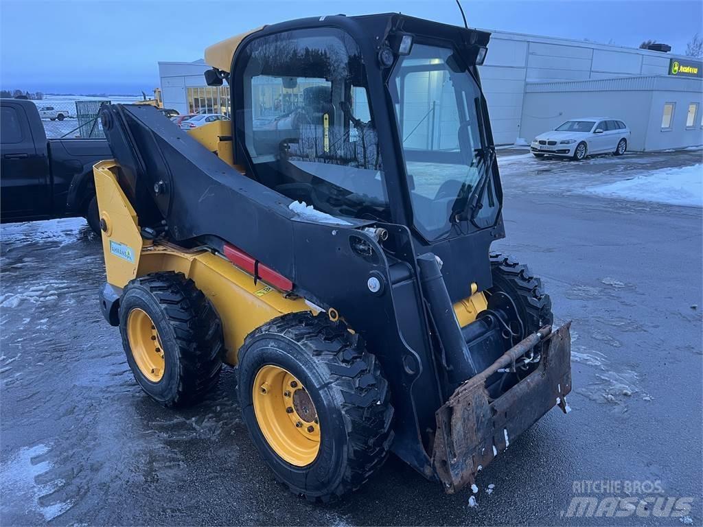 JCB 330 SKID STEER ATVs