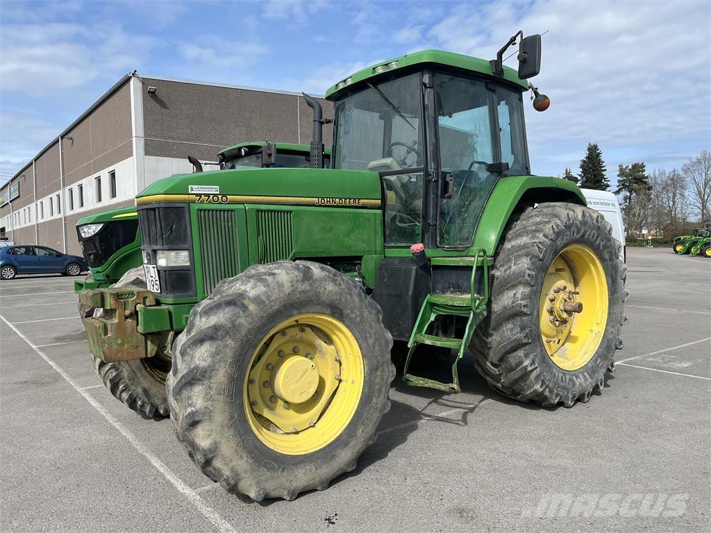 John Deere 7700 Tractors