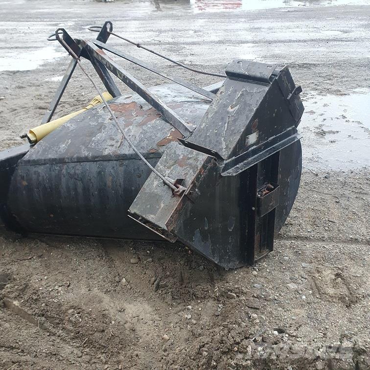  V-SLUNGA 2M Other road and snow machines