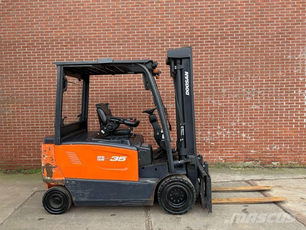 Doosan B35X-7 Electric forklift trucks