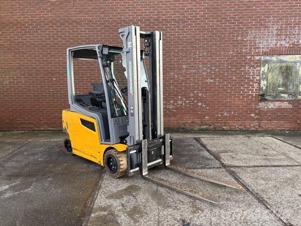 Jungheinrich EFG 320 Electric forklift trucks