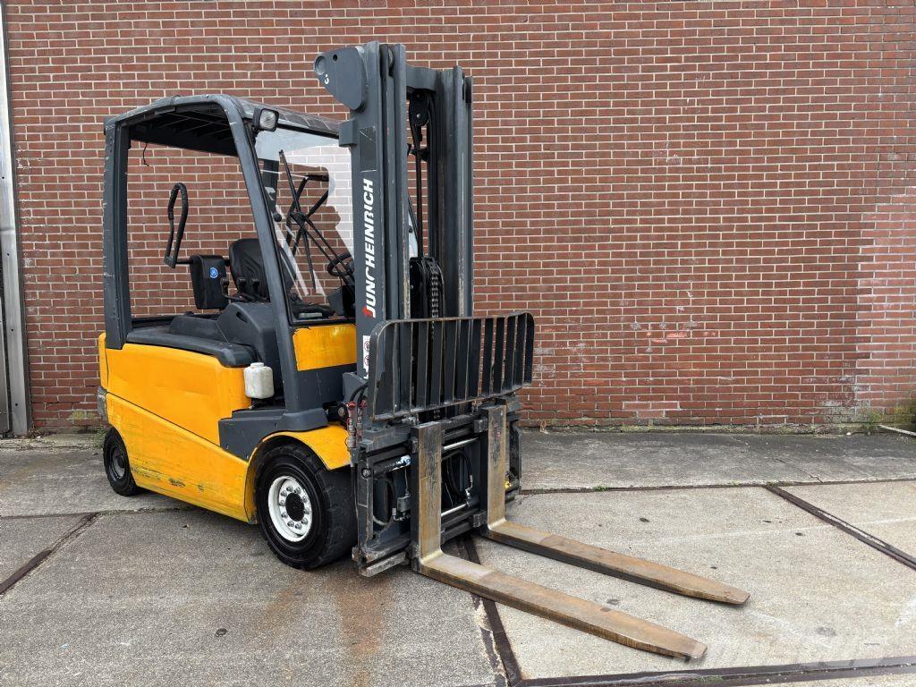 Jungheinrich EFG 430 Electric forklift trucks