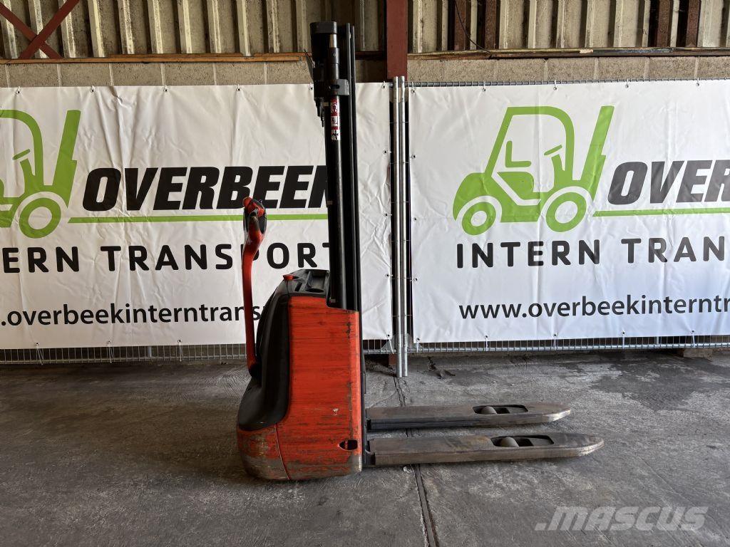 Linde L10 Pedestrian stacker