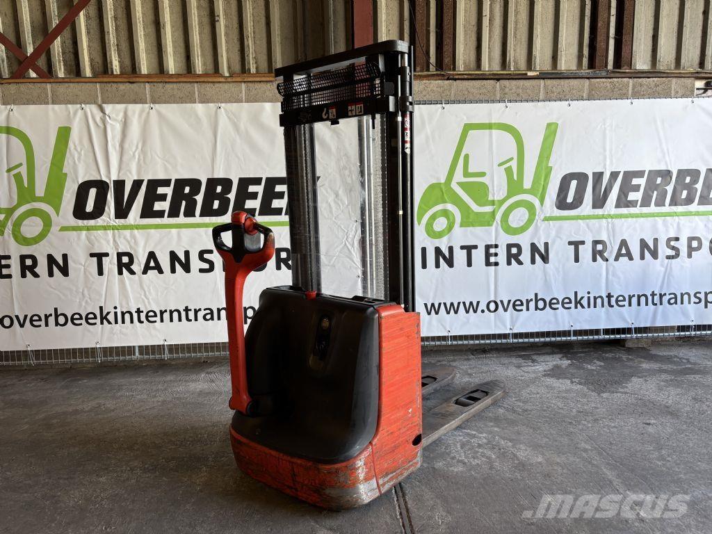 Linde L10 Pedestrian stacker