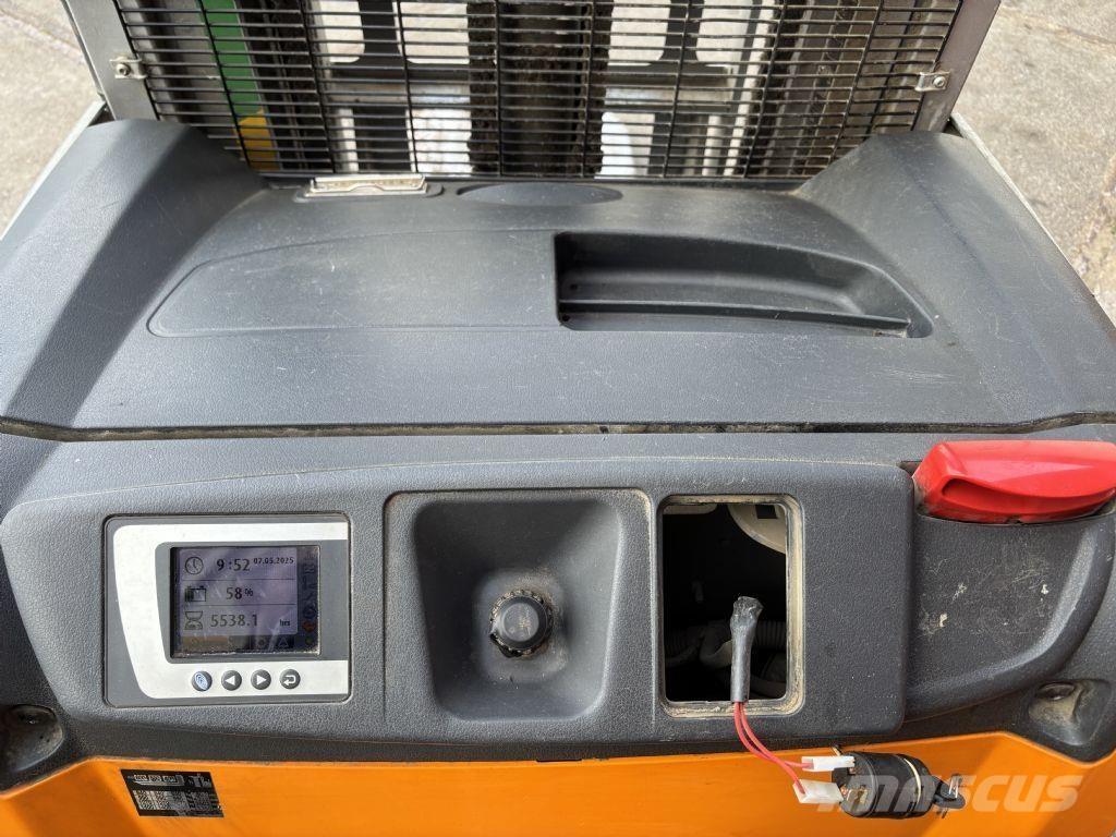 Still EXV 14 Pedestrian stacker