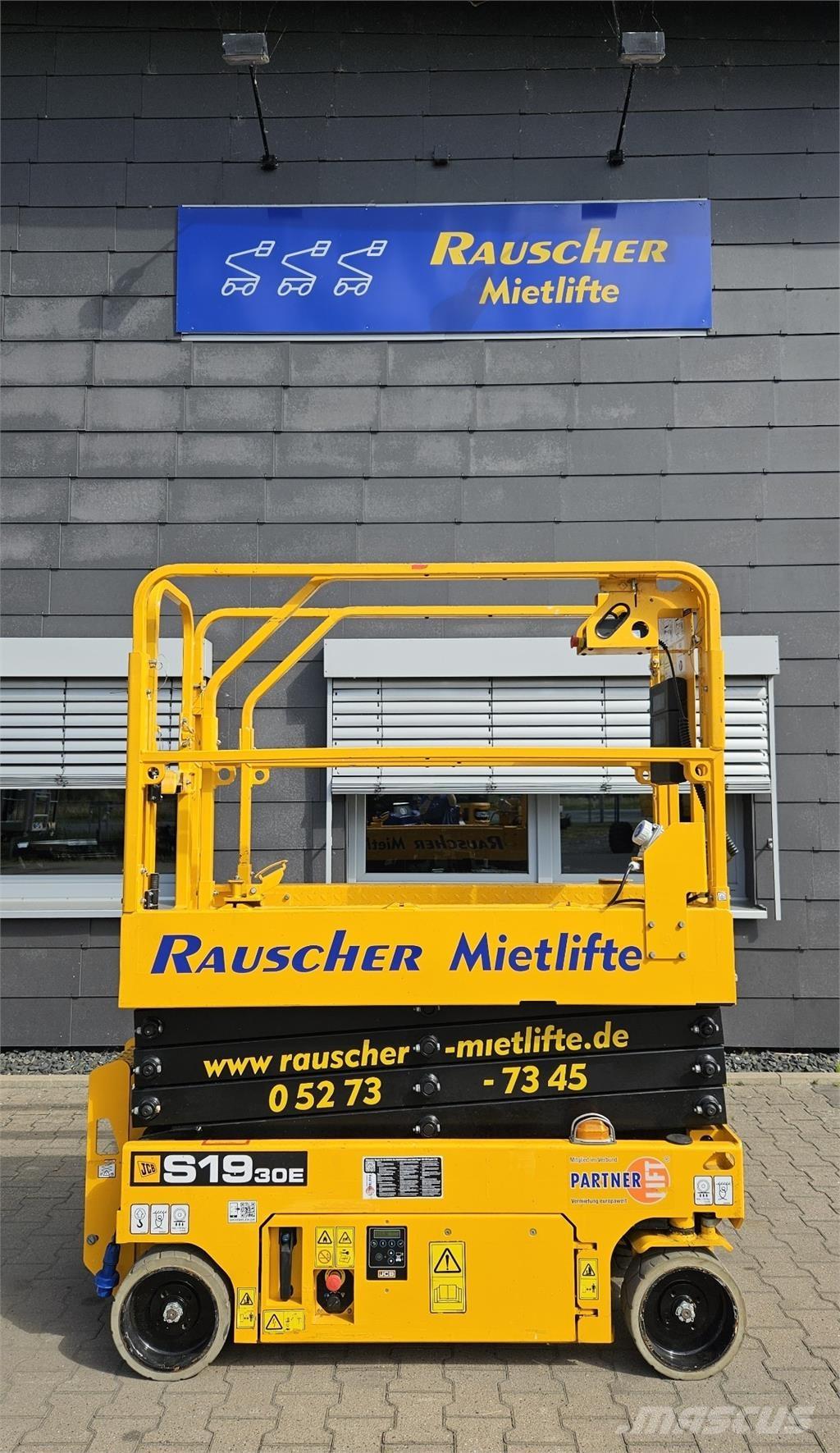 JCB S1930E Trailer mounted platforms