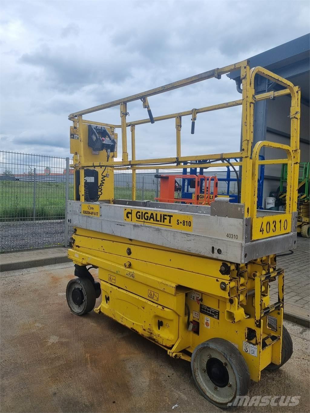 JLG 2030 ES Scissor lifts
