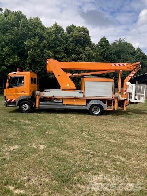 Wumag WT 220 e Truck mounted platforms