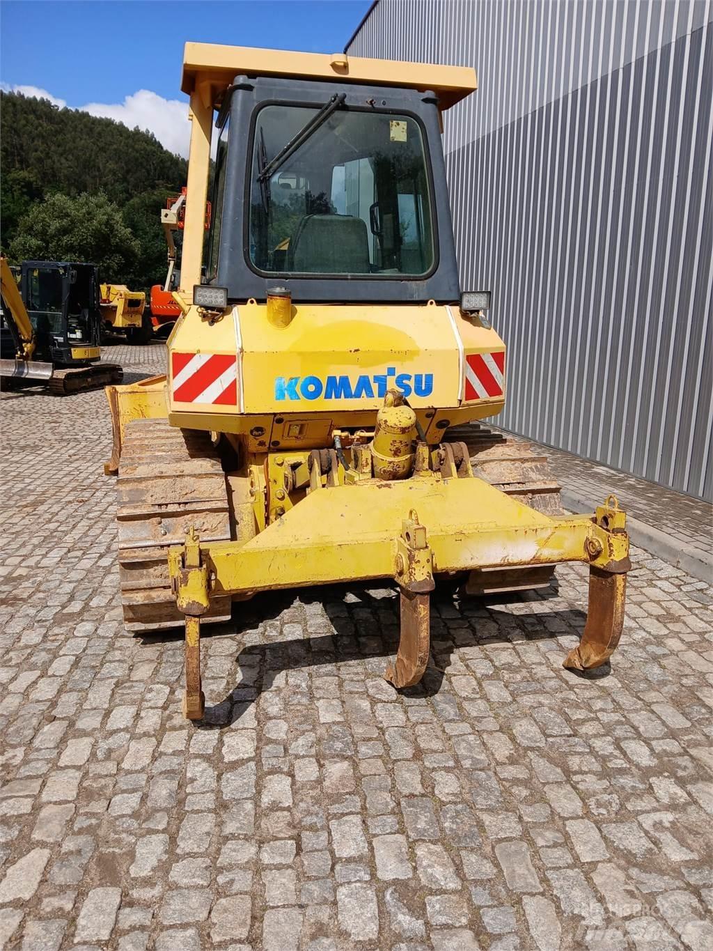 Komatsu D41E-6 Pipe layer dozers