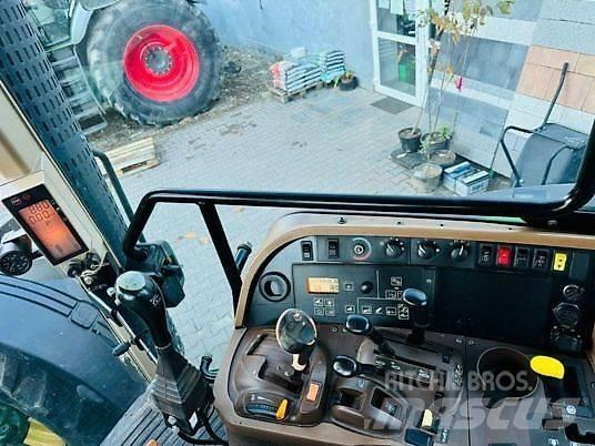 John Deere 7820 Tractors