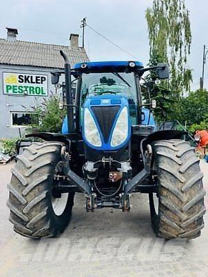 New Holland T7.210RC Tractors