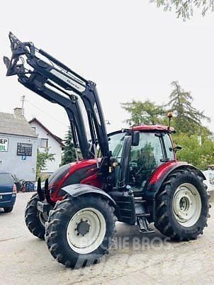 Valtra N104 Tractors
